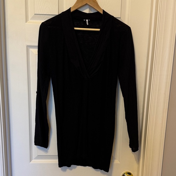 Splendid Black Long Sleeve V-Neck Top - Picture 2 of 7